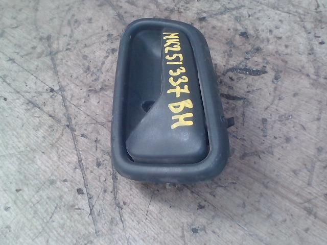 bontott SUZUKI IGNIS II Bal hátsó Belső Kilincs