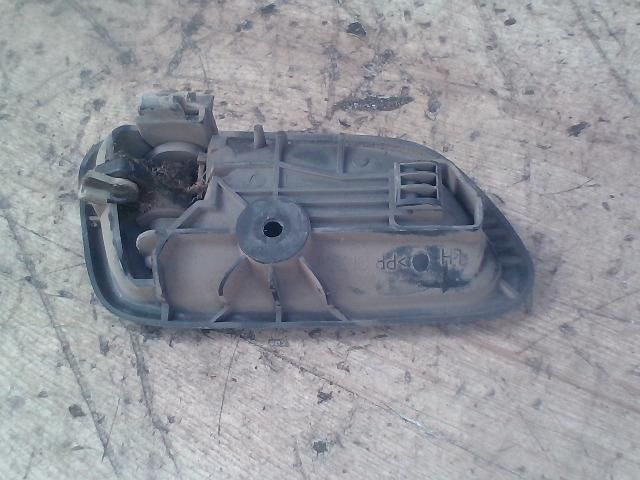 bontott SUZUKI IGNIS II Bal hátsó Belső Kilincs