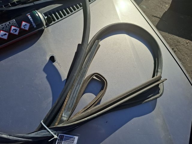 bontott SUZUKI IGNIS II Bal hátsó Gumikéder