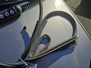 bontott SUZUKI IGNIS II Bal hátsó Gumikéder