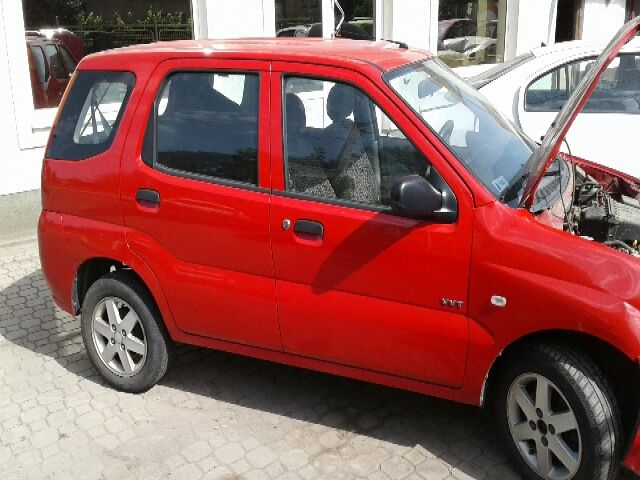 bontott SUZUKI IGNIS II Beltér Világítás Első