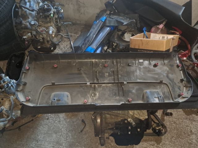 bontott SUZUKI IGNIS II Csomagtérajtó Burkolat (Részeivel)