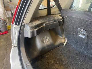 bontott SUZUKI IGNIS II Csomagtérajtó Gumikéder