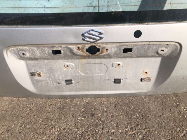 bontott SUZUKI IGNIS II Csomagtérajtó (Részeivel)