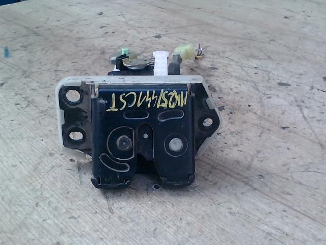 bontott SUZUKI IGNIS II Csomagtérajtó Zárszerkezet