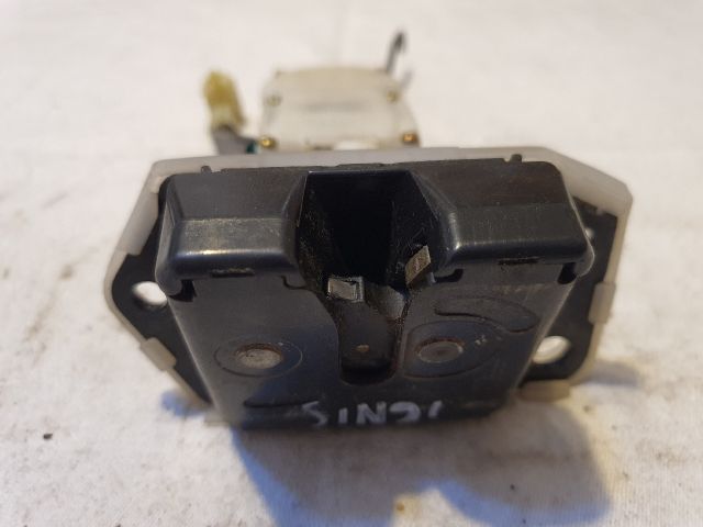 bontott SUZUKI IGNIS II Csomagtérajtó Zárszerkezet