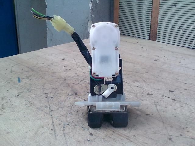 bontott SUZUKI IGNIS II Csomagtérajtó Zárszerkezet