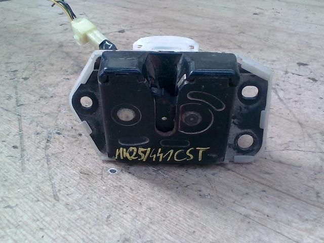 bontott SUZUKI IGNIS II Csomagtérajtó Zárszerkezet