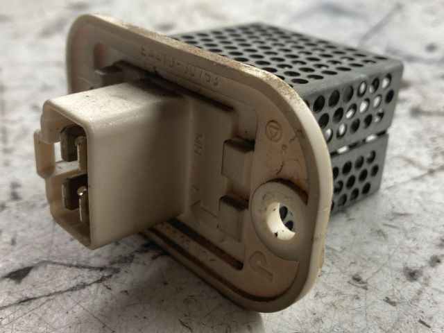 bontott SUZUKI IGNIS II Előtét Ellenállás Fűtőmotor