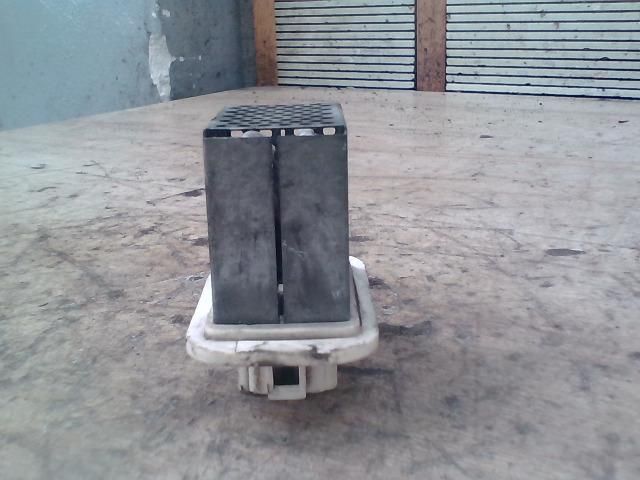 bontott SUZUKI IGNIS II Előtét Ellenállás Fűtőmotor