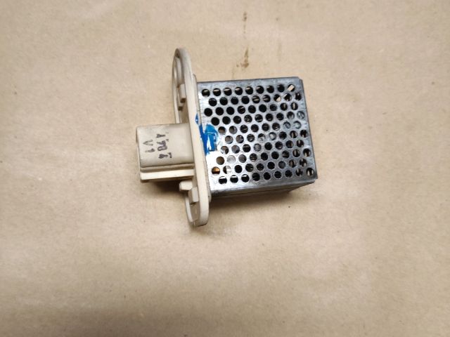 bontott SUZUKI IGNIS II Előtét Ellenállás Fűtőmotor