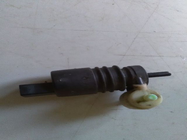 bontott SUZUKI IGNIS II Első Ablakmosó Szivattyú