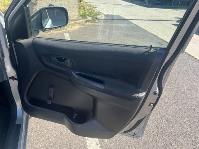 bontott SUZUKI IGNIS II Első Hamutartó