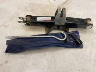 bontott SUZUKI IGNIS II Emelő