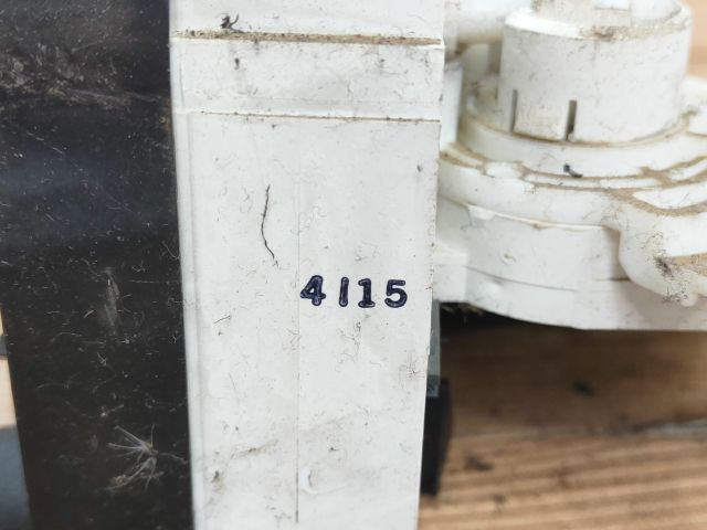 bontott SUZUKI IGNIS II Fűtéskapcsoló (manuális klímás)