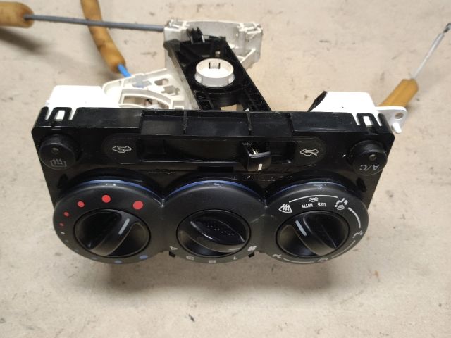 bontott SUZUKI IGNIS II Fűtéskapcsoló (manuális klímás)