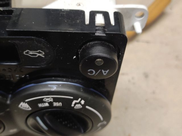 bontott SUZUKI IGNIS II Fűtéskapcsoló (manuális klímás)