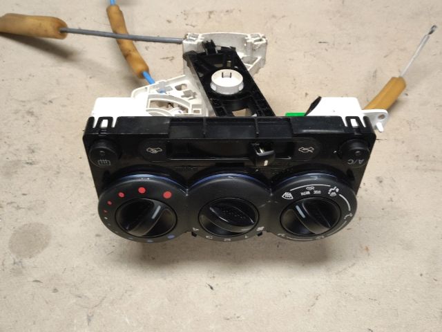 bontott SUZUKI IGNIS II Fűtéskapcsoló (manuális klímás)