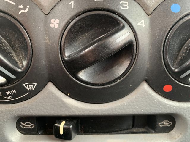 bontott SUZUKI IGNIS II Fűtéskapcsoló (Nem klímás)