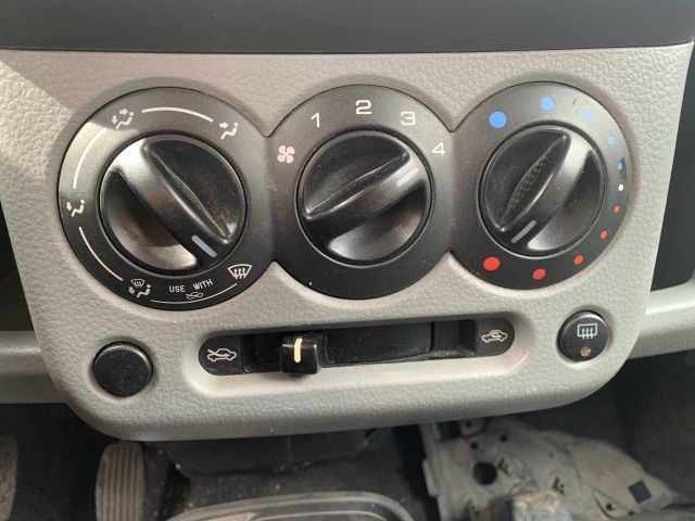 bontott SUZUKI IGNIS II Fűtéskapcsoló (Nem klímás)