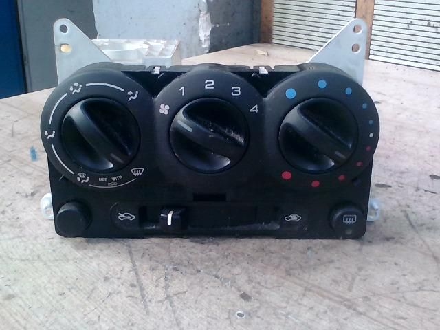 bontott SUZUKI IGNIS II Fűtéskapcsoló