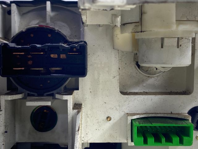 bontott SUZUKI IGNIS II Fűtéskapcsoló