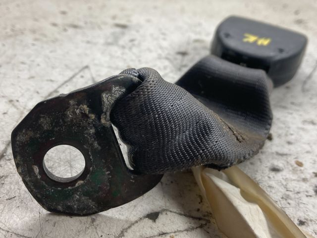 bontott SUZUKI IGNIS II Hátsó középső Biztonsági Öv Csat