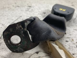 bontott SUZUKI IGNIS II Hátsó középső Biztonsági Öv Csat