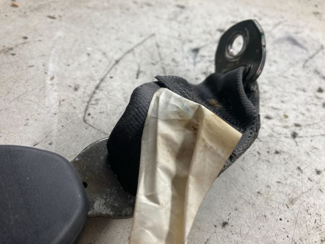 bontott SUZUKI IGNIS II Hátsó középső Biztonsági Öv Csat