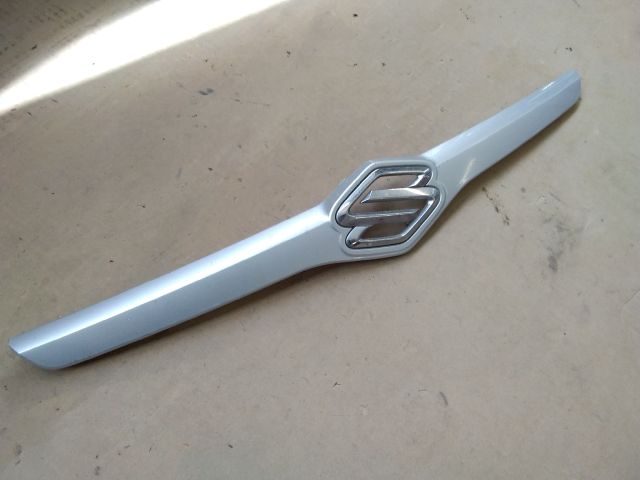 bontott SUZUKI IGNIS II Hűtőrács