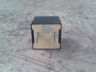 bontott SUZUKI IGNIS II Irányjelző Relé