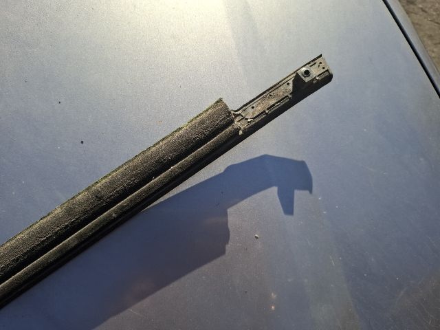 bontott SUZUKI IGNIS II Jobb első Ablak Díszléc