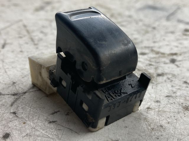 bontott SUZUKI IGNIS II Jobb első Ablakemelő Kapcsoló