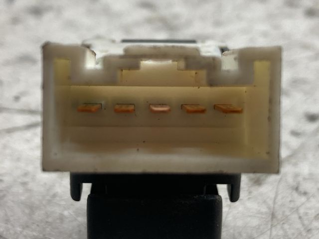 bontott SUZUKI IGNIS II Jobb első Ablakemelő Kapcsoló