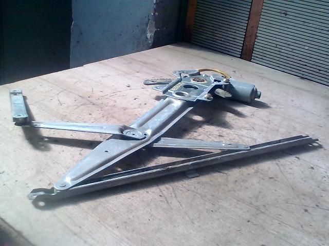 bontott SUZUKI IGNIS II Jobb első Ablakemelő Szerkezet (Elektromos)