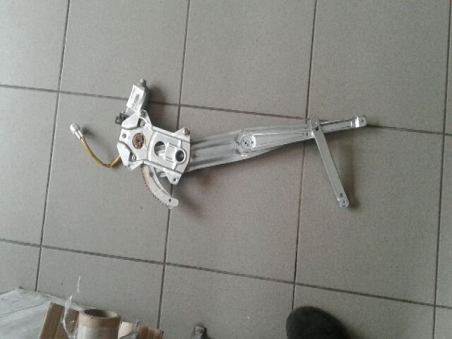 bontott SUZUKI IGNIS II Jobb első Ablakemelő Szerkezet (Elektromos)