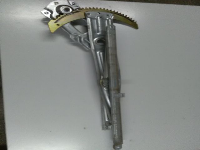 bontott SUZUKI IGNIS II Jobb első Ablakemelő Szerkezet (Mechanikus)