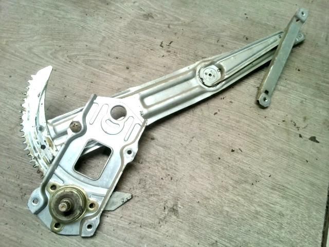 bontott SUZUKI IGNIS II Jobb első Ablakemelő Szerkezet (Mechanikus)