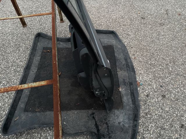 bontott SUZUKI IGNIS II Jobb első Ajtó (Részeivel)