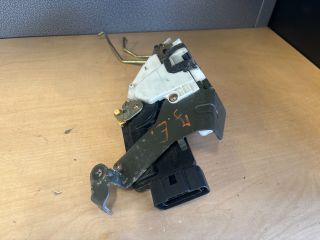 bontott SUZUKI IGNIS II Jobb első Ajtózár