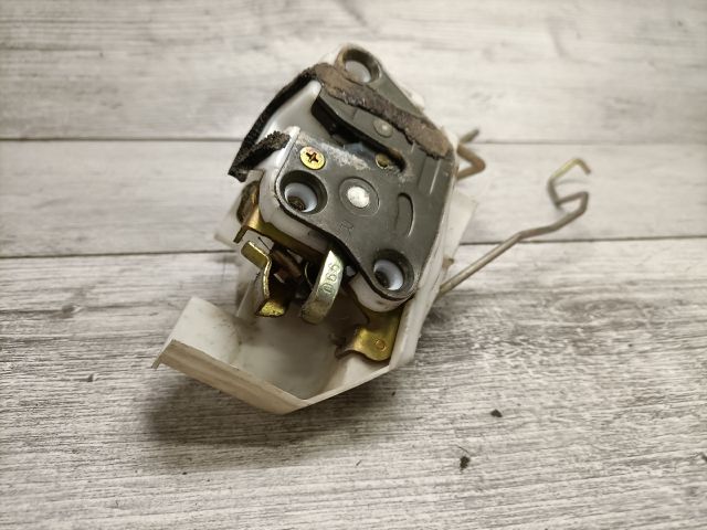 bontott SUZUKI IGNIS II Jobb első Ajtózár