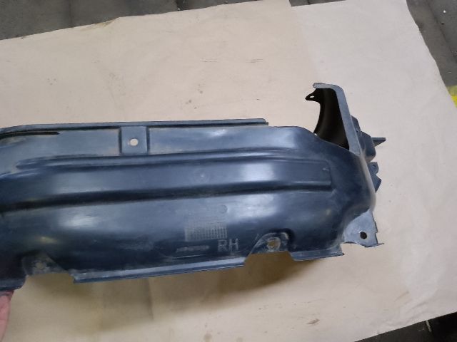 bontott SUZUKI IGNIS II Jobb első Dobbetét (Kerékjárati, Műanyag)