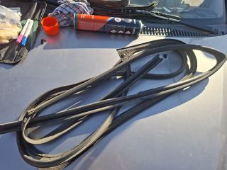 bontott SUZUKI IGNIS II Jobb első Gumikéder