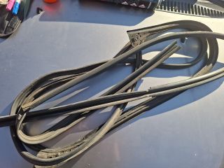 bontott SUZUKI IGNIS II Jobb első Gumikéder