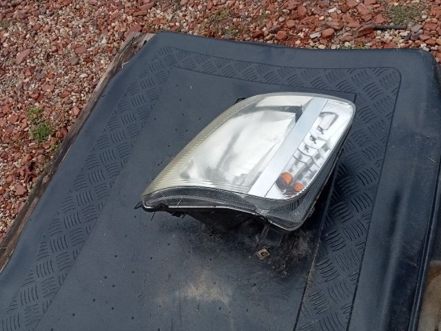 bontott SUZUKI IGNIS II Jobb Fényszóró