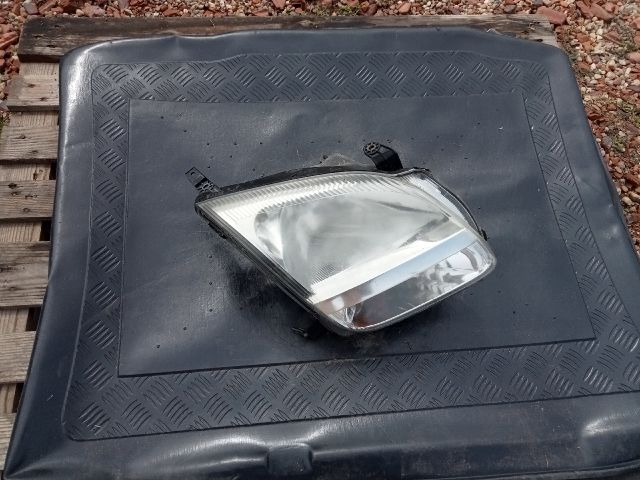 bontott SUZUKI IGNIS II Jobb Fényszóró