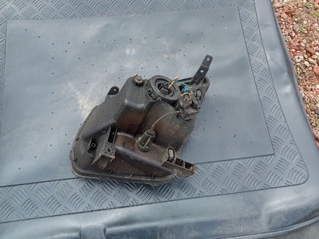 bontott SUZUKI IGNIS II Jobb Fényszóró