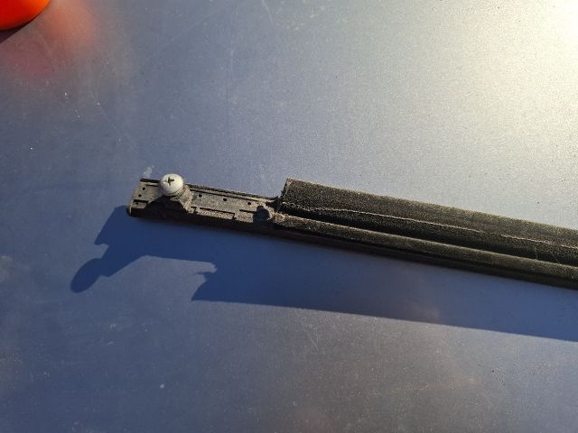 bontott SUZUKI IGNIS II Jobb hátsó Ablak Díszléc