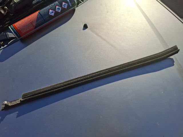 bontott SUZUKI IGNIS II Jobb hátsó Ablak Díszléc