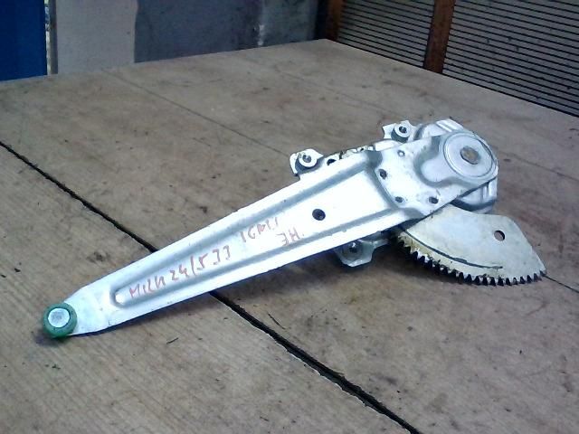 bontott SUZUKI IGNIS II Jobb hátsó Ablakemelő Szerkezet (Mechanikus)